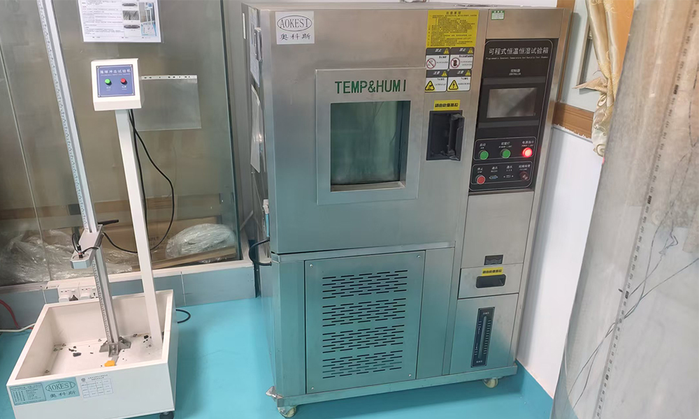 恒温恒湿机是我们MC4光伏连接器的品质护城河